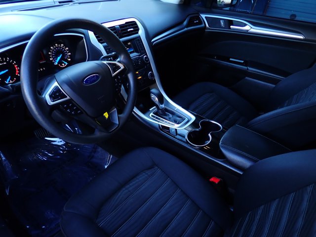 Used 2016 Ford Fusion SE FWD image 9