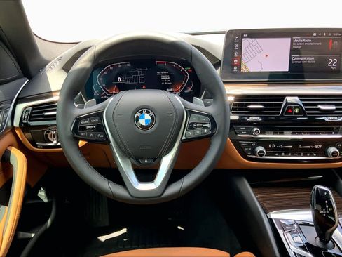Used 2023 BMW 530i w/ Convenience Package RWD image 5