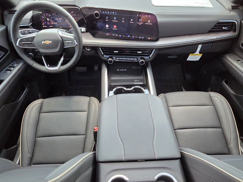 New 2026 Chevrolet Suburban Premier AWD/4WD image 9
