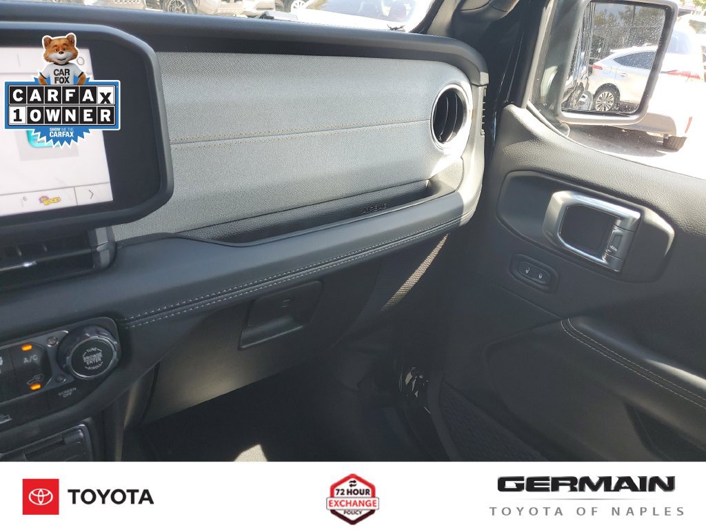 Used 2026 Jeep Wrangler Unlimited Sahara AWD/4WD image 36