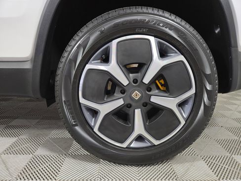 Used 2024 Rivian R1S Adventure AWD/4WD image 10
