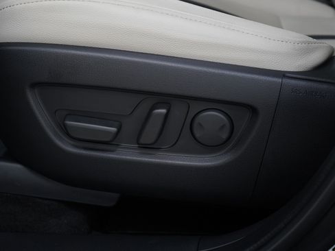 Used 2025 MAZDA CX-90 Plug-In Hybrid w/ Preferred image 31