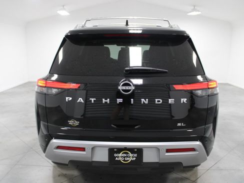Used 2025 Nissan Pathfinder SL FWD image 8