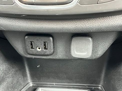 Used 2023 Chevrolet Traverse LT image 26