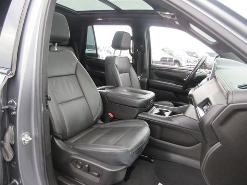 Used 2022 Chevrolet Tahoe Z71 w/ Z71 Off-Road Package AWD/4WD image 25