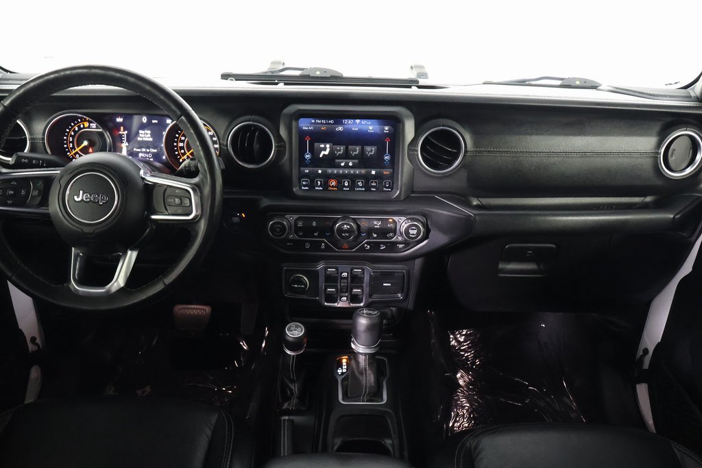 Used 2018 Jeep Wrangler Unlimited Sahara AWD/4WD image 8