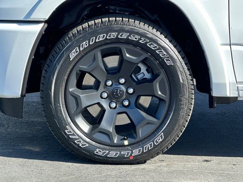 New 2026 RAM 1500 4x4 Crew Cab image 25