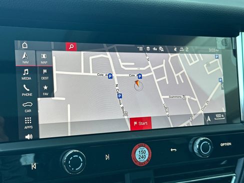 Certified 2026 Porsche Macan AWD/4WD image 19