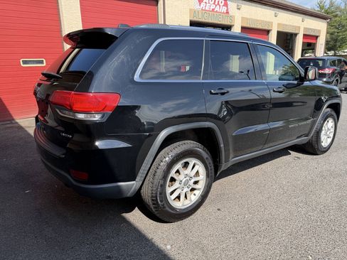 Used 2018 Jeep Grand Cherokee Laredo AWD/4WD image 6