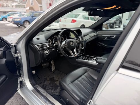 Used 2014 Mercedes-Benz E 350 4MATIC Wagon image 12