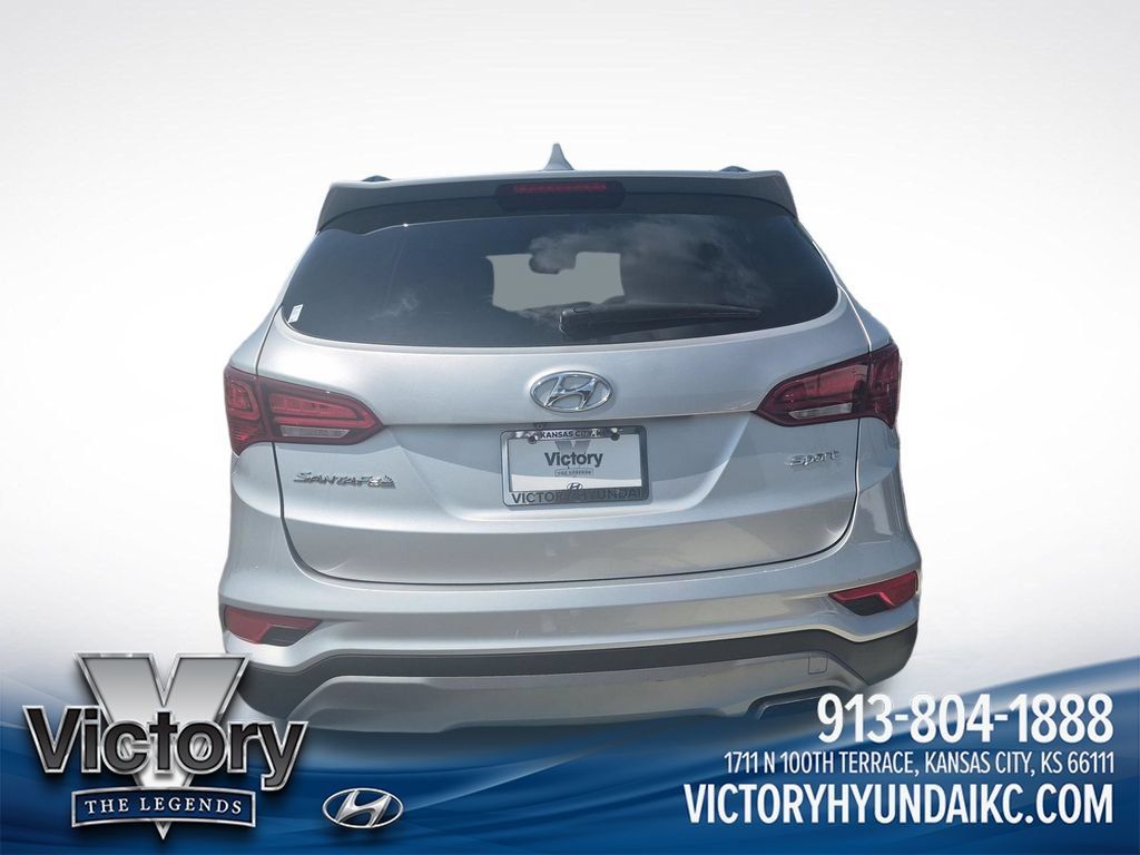 Used 2017 Hyundai Santa Fe Sport FWD image 4