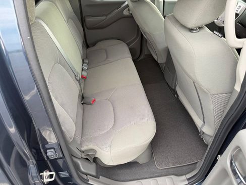 Used 2019 Nissan Frontier SV AWD/4WD image 35