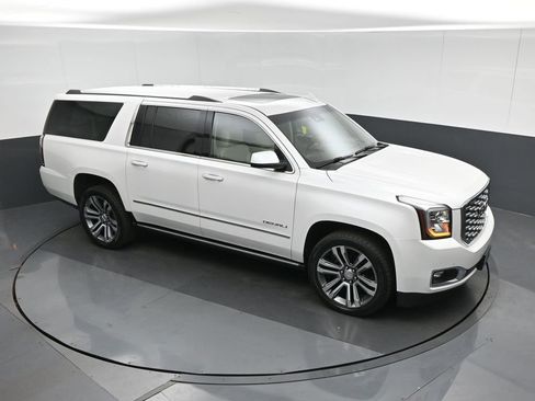 Used 2019 GMC Yukon XL Denali w/ Denali Ultimate Package AWD/4WD image 71