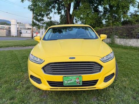 Used 2014 Ford Fusion SE FWD image 3