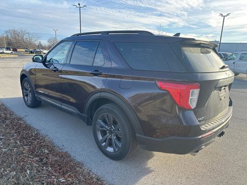 Used 2022 Ford Explorer XLT w/ Equipment Group 202A image 12