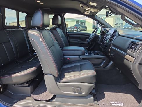 Used 2020 Nissan Titan PRO-4X w/ Pro-4x Convenience Package AWD/4WD image 16