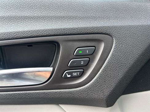 Used 2017 Acura TLX w/ Technology Package FWD image 14