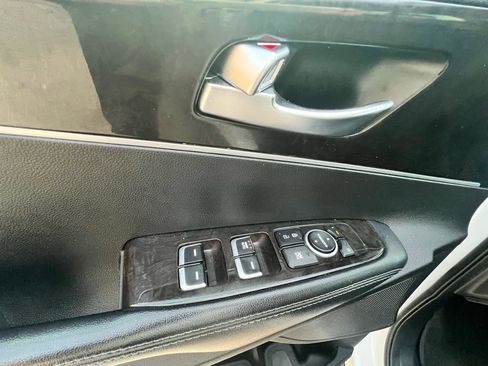 Used 2017 Kia Sorento AWD w/ LX Convenience Package image 21