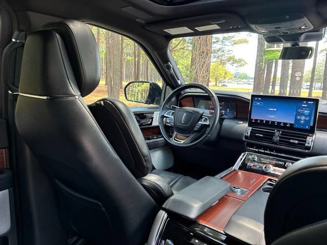 Certified 2023 Lincoln Navigator Reserve AWD/4WD image 26
