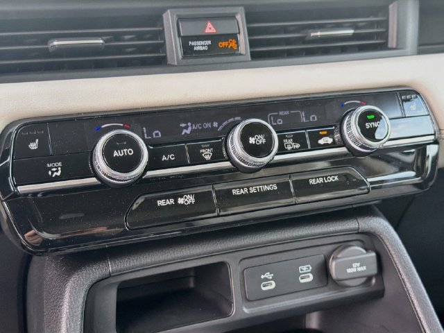 New 2026 Honda Pilot Touring image 15