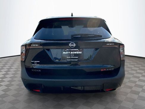 Used 2025 Nissan Kicks SR image 6