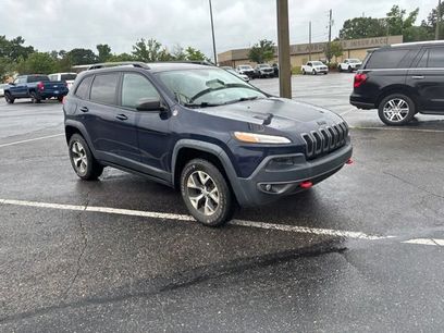 Used 2016 Jeep Cherokee Trailhawk w/ Comfort/Convenience Group