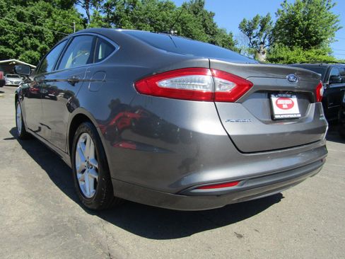 Used 2013 Ford Fusion SE FWD image 5
