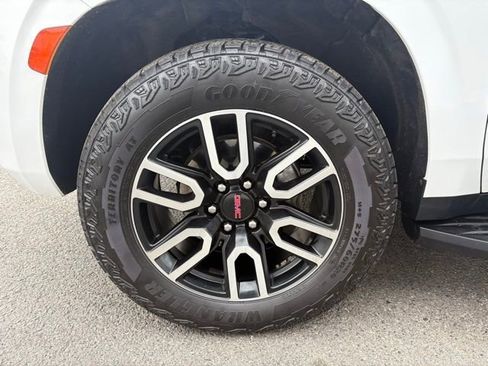 Used 2023 GMC Yukon AT4 image 9