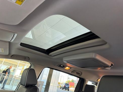 Used 2025 Honda Odyssey Touring image 23