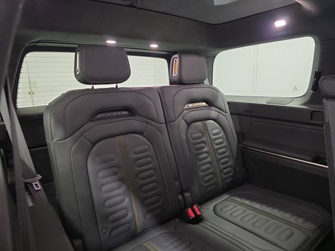 Used 2023 Rivian R1S Launch Edition image 25