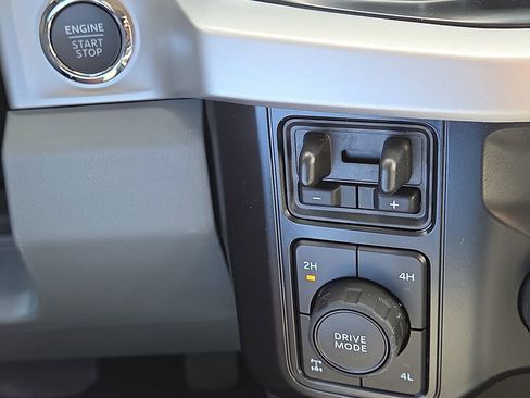 New 2026 Ford F250 XLT w/ XLT Premium Package AWD/4WD image 28