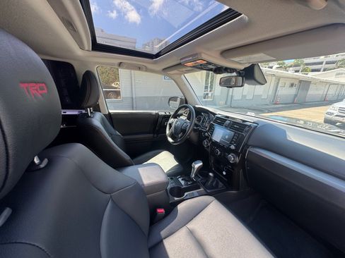 Used 2021 Toyota 4Runner TRD Off-Road Premium AWD/4WD image 24