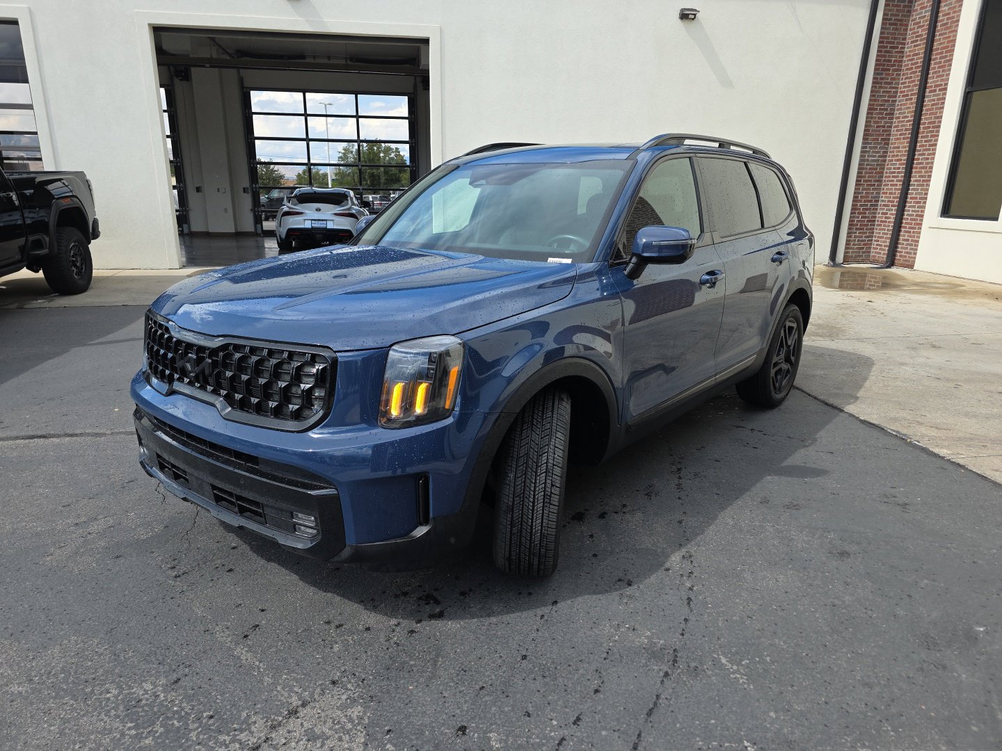 Used 2024 Kia Telluride SX X-Line AWD/4WD image 3