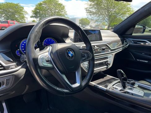 Used 2018 BMW 750i xDrive AWD/4WD image 16