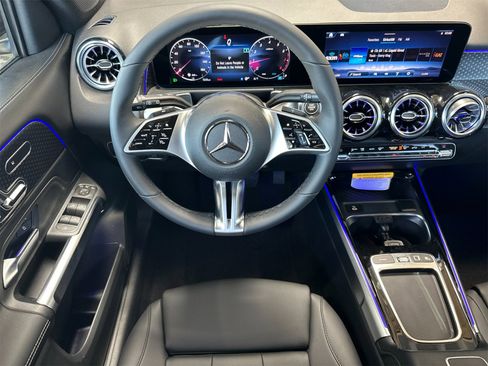 New 2025 Mercedes-Benz GLB 250 4MATIC image 15