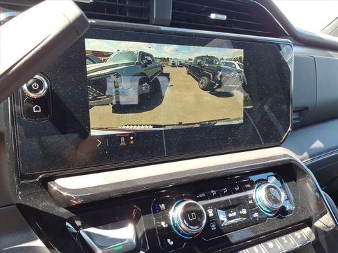 Used 2026 GMC Sierra 2500 AT4X image 22