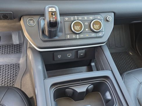 Used 2024 Land Rover Defender 110 S image 18