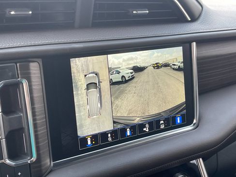 Used 2022 GMC Yukon Denali AWD/4WD image 24
