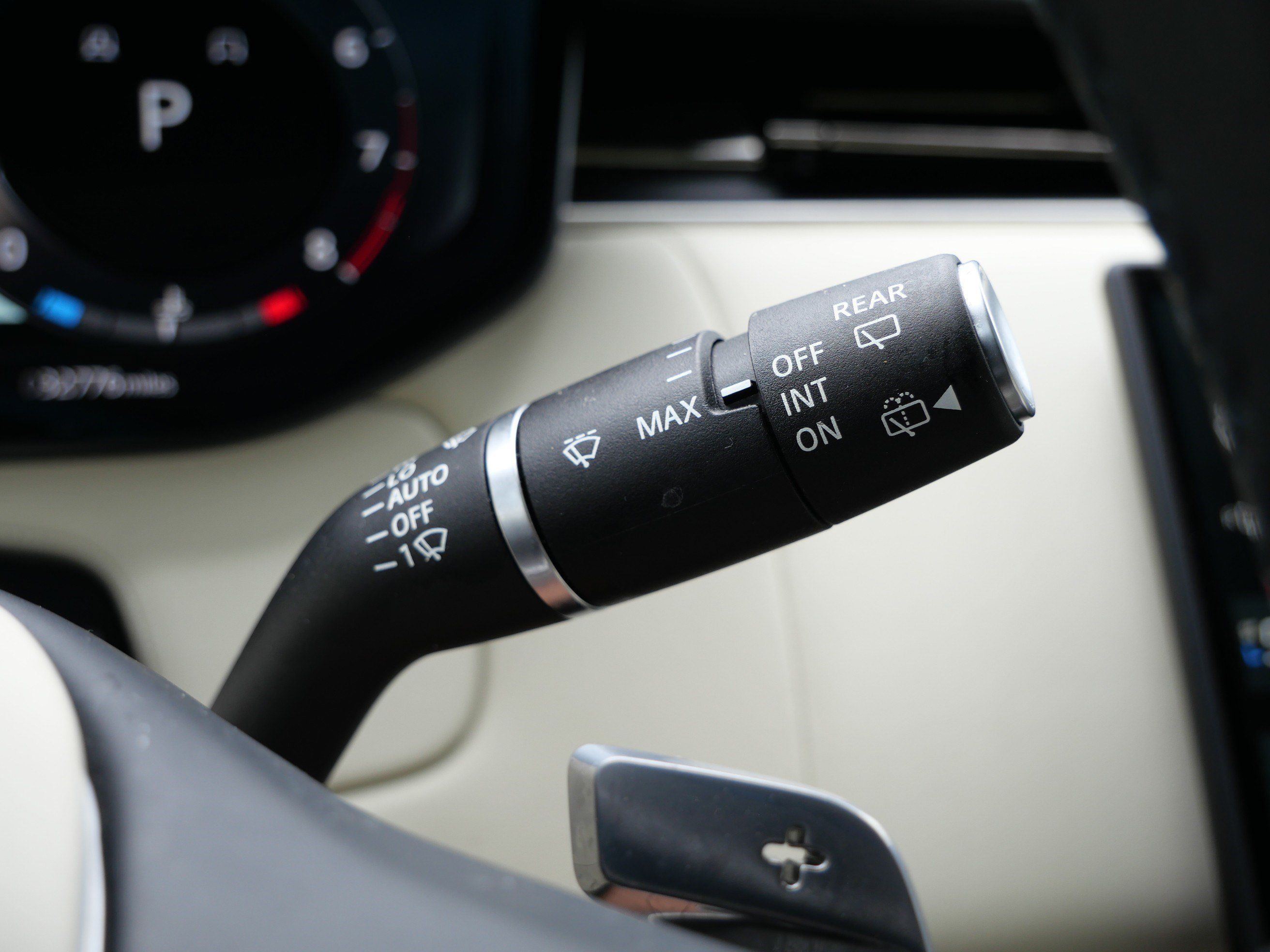 Certified 2025 Land Rover Range Rover SE AWD/4WD image 27