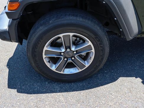 Used 2023 Jeep Wrangler Sport AWD/4WD image 16