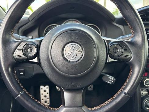 Used 2020 Toyota 86 RWD image 22