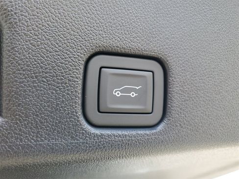 New 2026 Chevrolet Traverse LT w/ Driver Confidence Package image 8