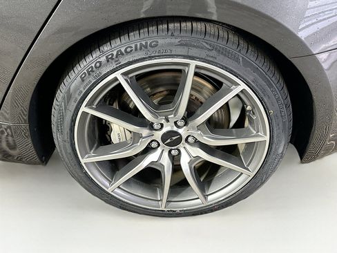 Used 2025 Genesis G70 2.5T image 11