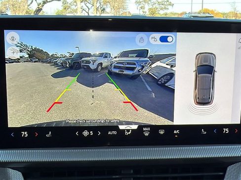 Used 2025 Ford Explorer Active image 37