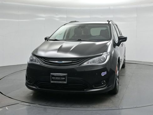 Used 2018 Chrysler Pacifica Limited w/ Advanced Safetytec Group FWD image 56