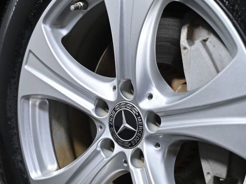 Used 2018 Mercedes-Benz GLC 300 4MATIC image 35