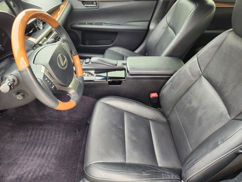 Used 2014 Lexus ES 300h image 13