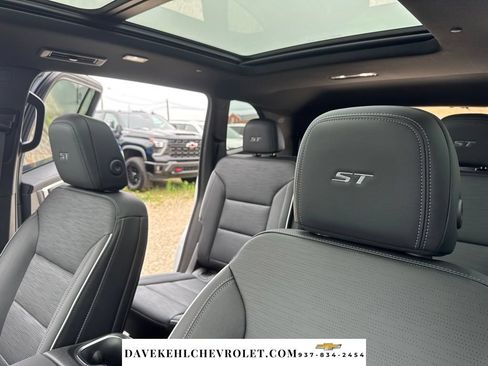 Used 2026 Buick Enclave Sport Touring w/ Power Package AWD/4WD image 27