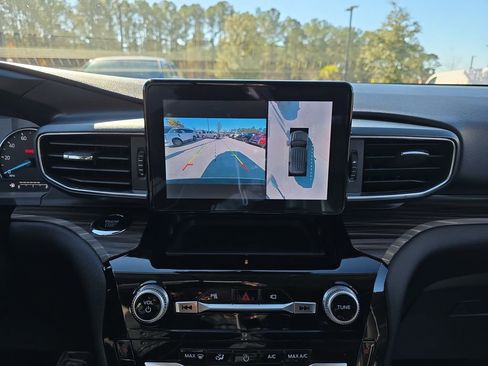 Used 2023 Ford Explorer Limited image 29