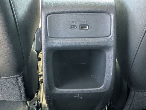 Used 2025 Chevrolet Trax LT w/ LT Convenience Package FWD image 26
